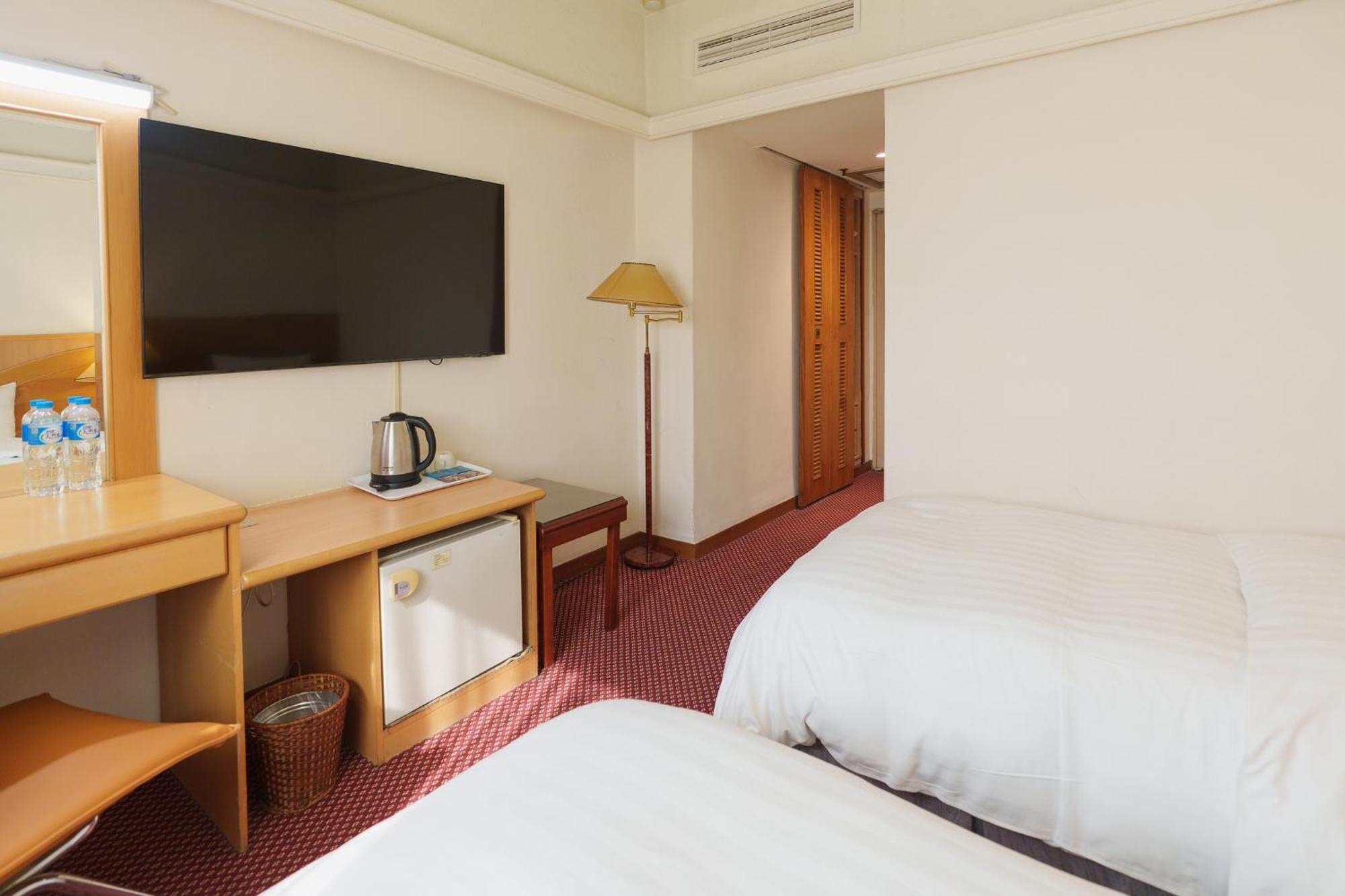 Oriental Hotel Tainan Extérieur photo
