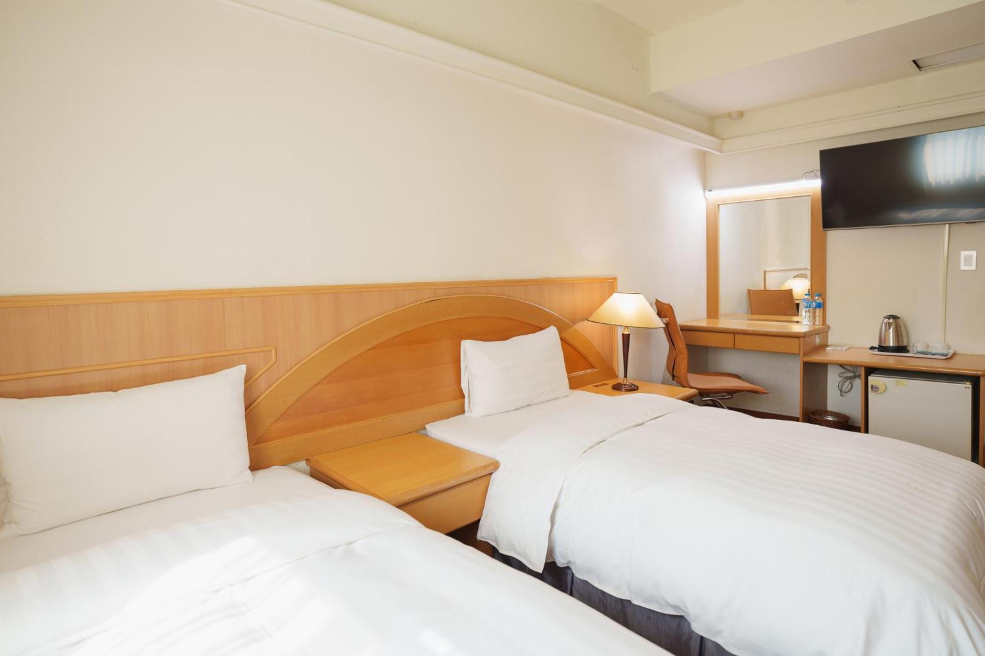 Oriental Hotel Tainan Extérieur photo