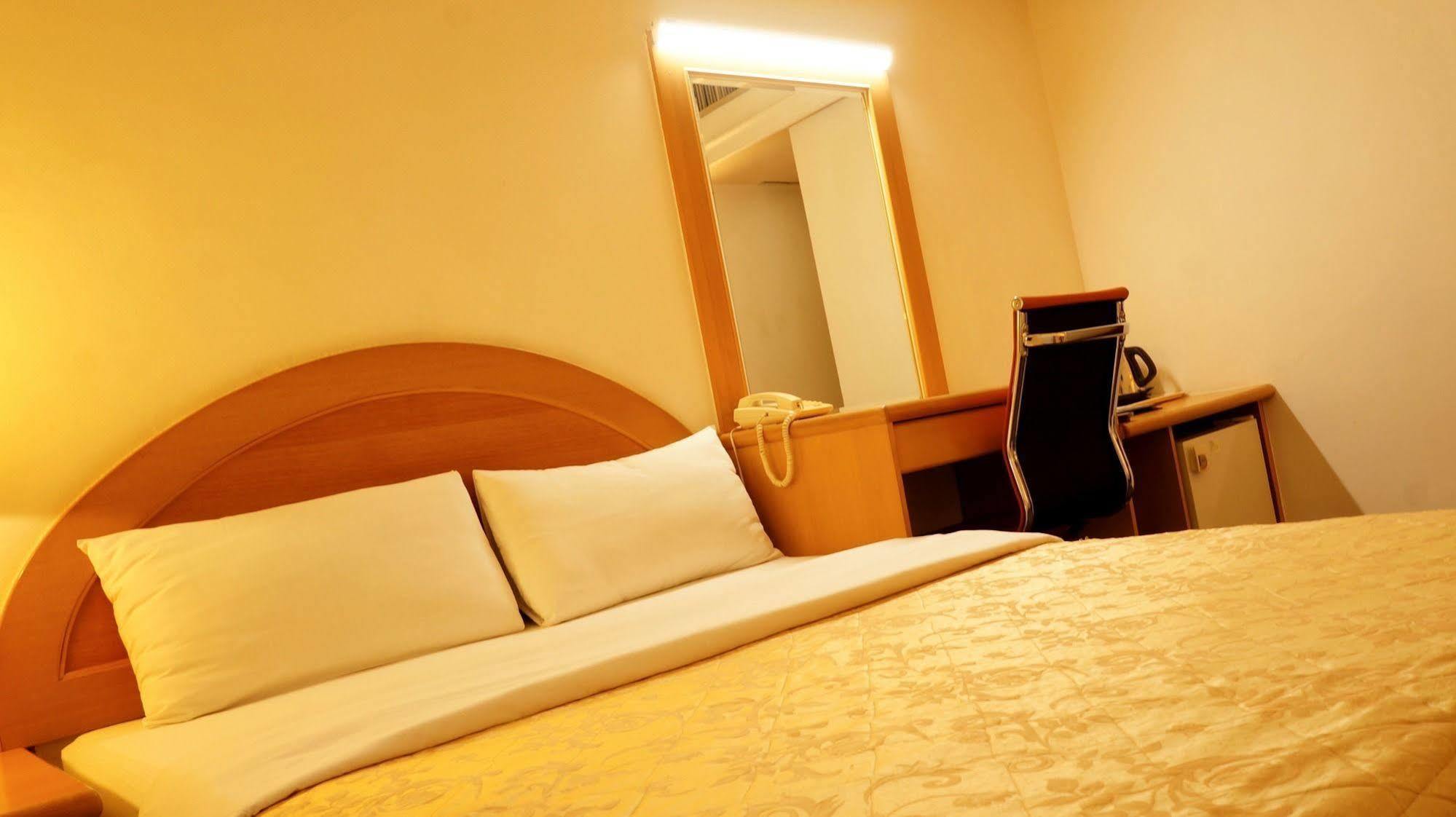Oriental Hotel Tainan Extérieur photo